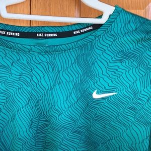 Green/teal Nike running tee/shirt, dri-fit